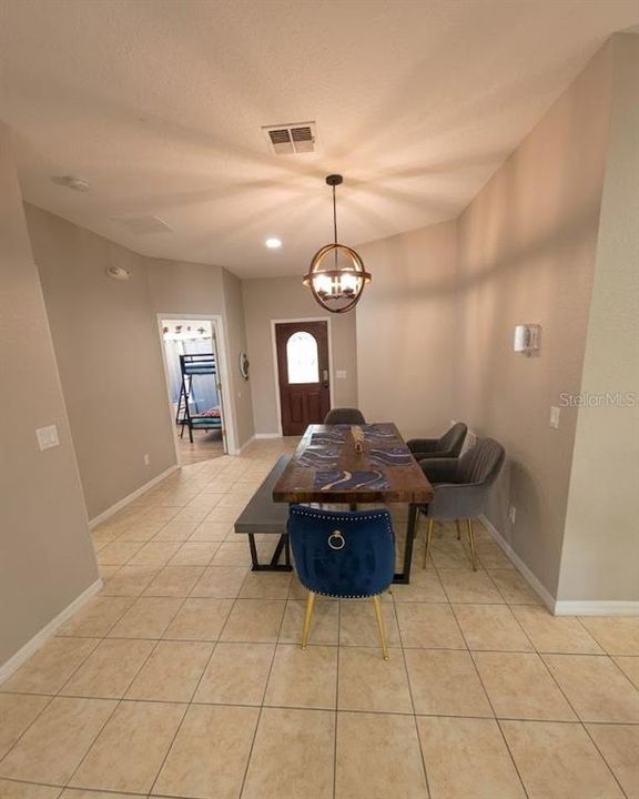 For Rent: $2,600 (4 beds, 3 baths, 1658 Square Feet)