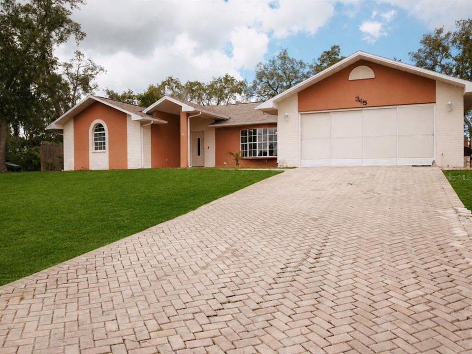 En Venta: $345,000 (3 camas, 2 baños, 1880 Pies cuadrados)