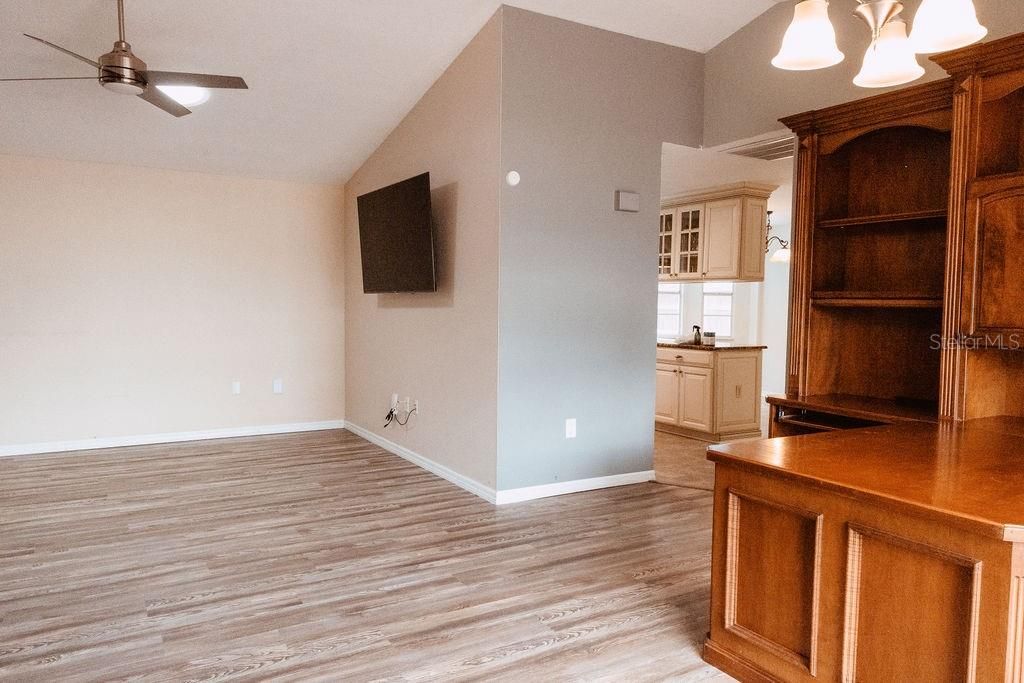 En Venta: $345,000 (3 camas, 2 baños, 1880 Pies cuadrados)
