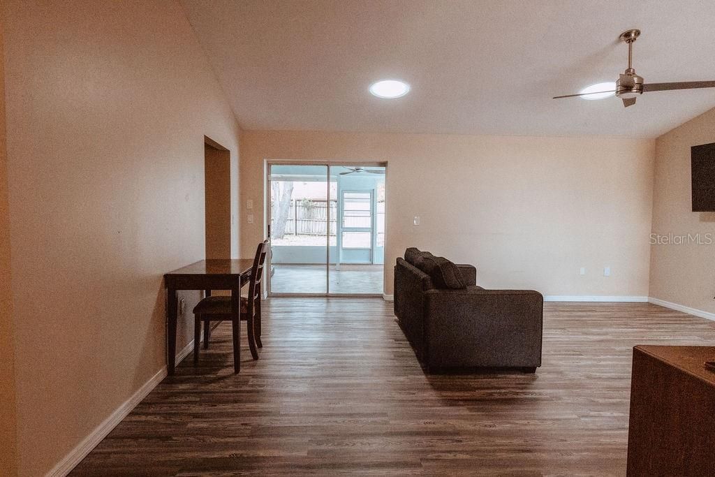 En Venta: $345,000 (3 camas, 2 baños, 1880 Pies cuadrados)