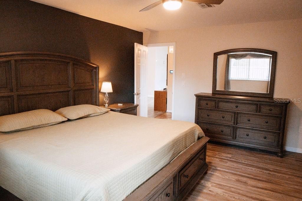 En Venta: $345,000 (3 camas, 2 baños, 1880 Pies cuadrados)