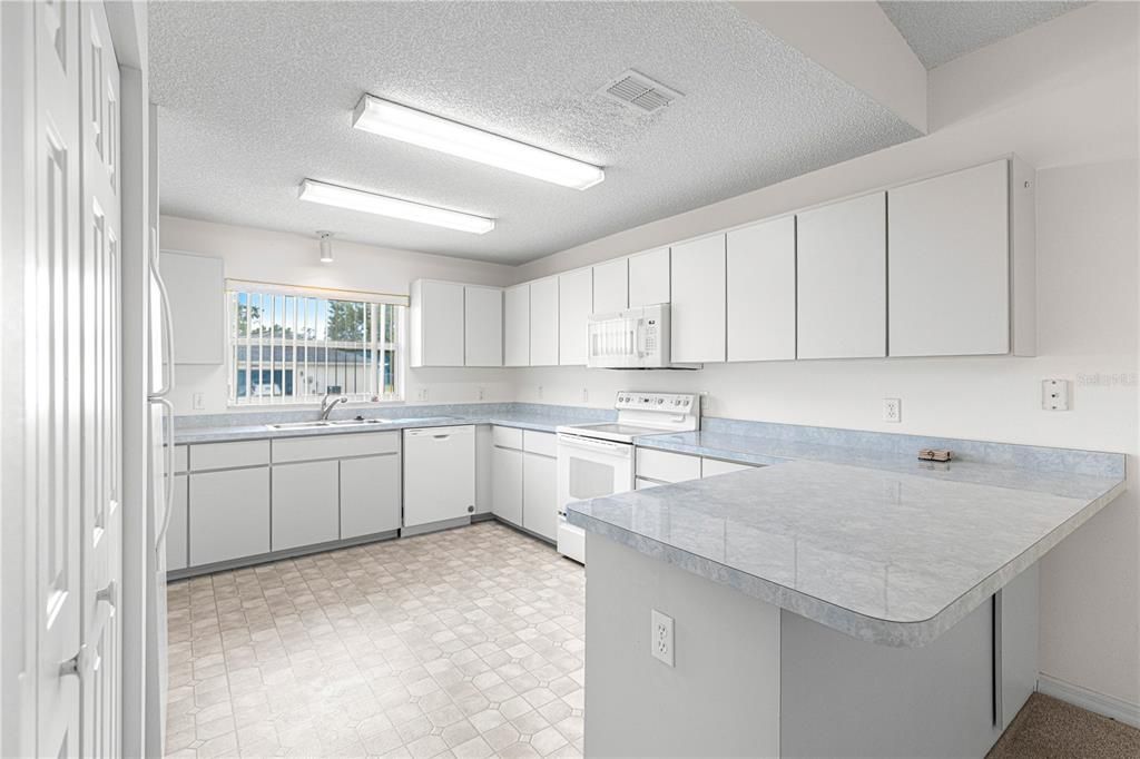 En Venta: $235,000 (3 camas, 2 baños, 1682 Pies cuadrados)