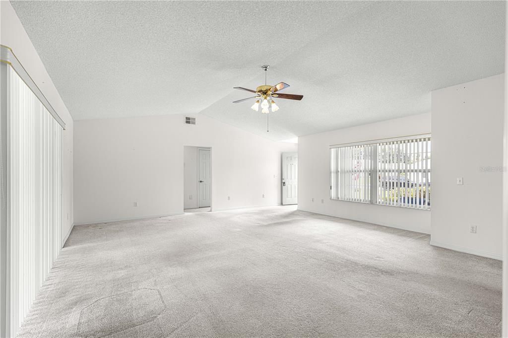En Venta: $235,000 (3 camas, 2 baños, 1682 Pies cuadrados)