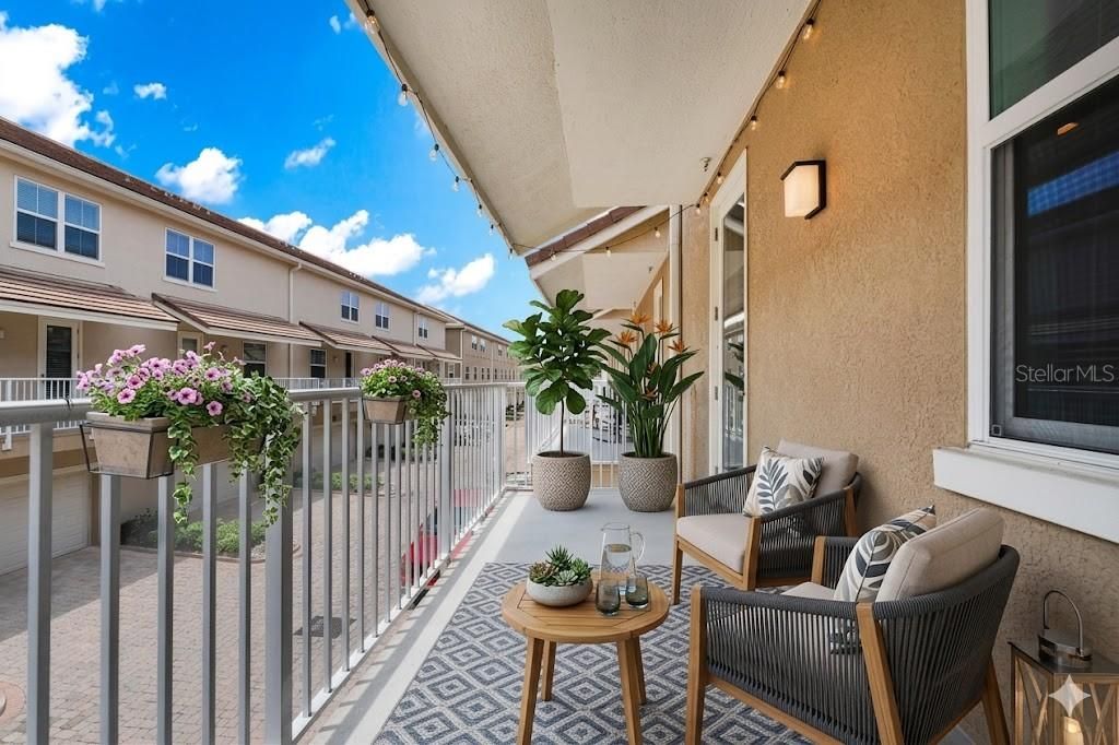 For Sale: $429,000 (3 beds, 3 baths, 1989 Square Feet)