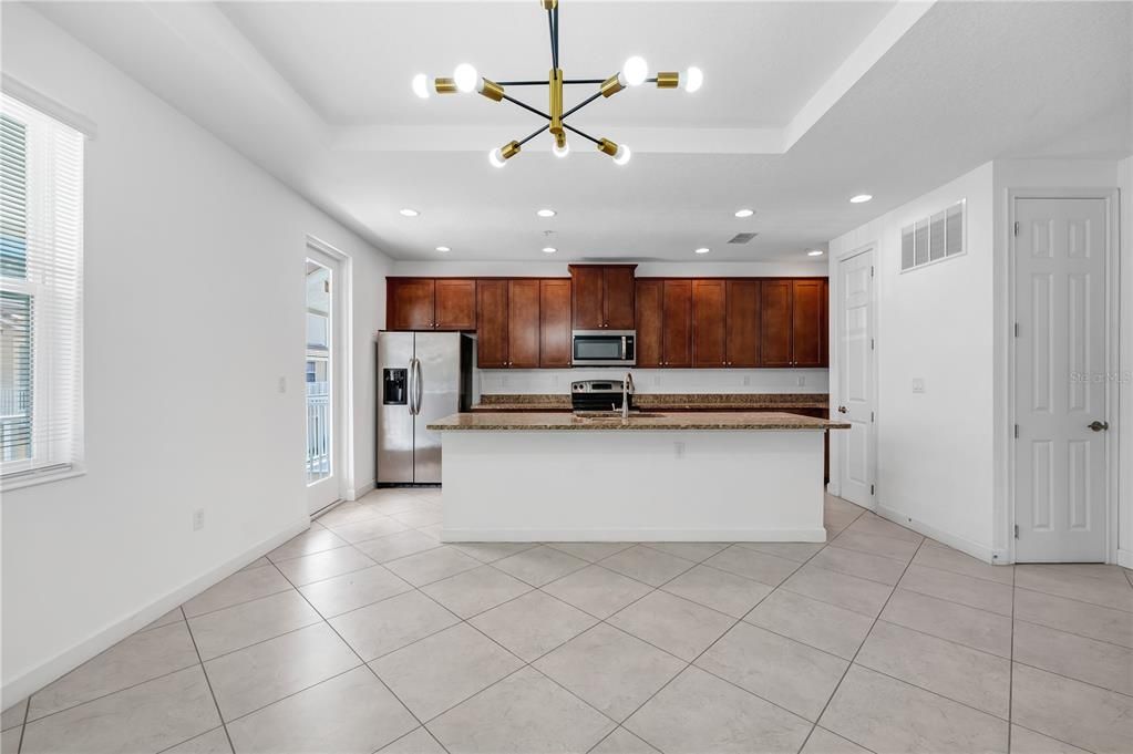 For Sale: $429,000 (3 beds, 3 baths, 1989 Square Feet)
