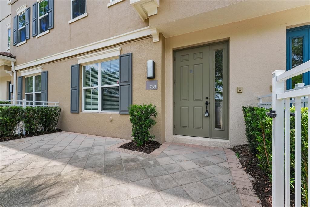 For Sale: $429,000 (3 beds, 3 baths, 1989 Square Feet)
