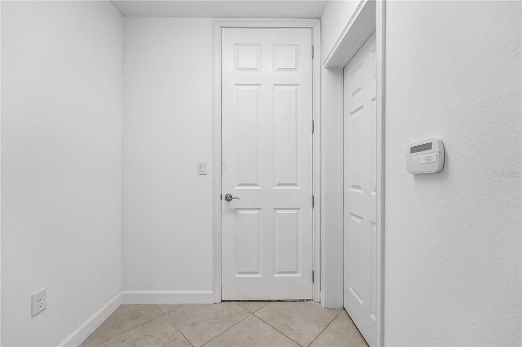 For Sale: $429,000 (3 beds, 3 baths, 1989 Square Feet)