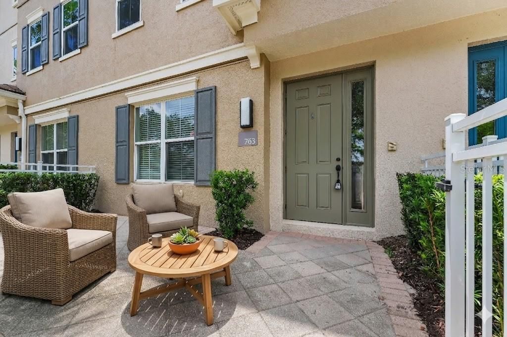 For Sale: $429,000 (3 beds, 3 baths, 1989 Square Feet)