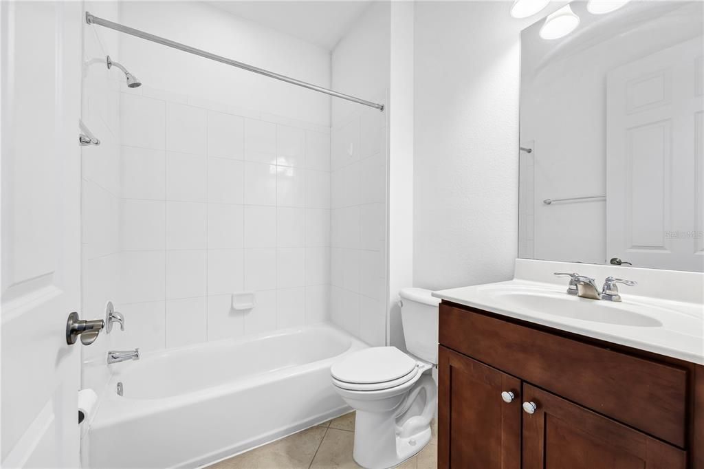 For Sale: $429,000 (3 beds, 3 baths, 1989 Square Feet)