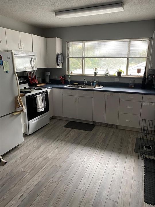 For Rent: $1,100 (0 beds, 1 baths, 550 Square Feet)