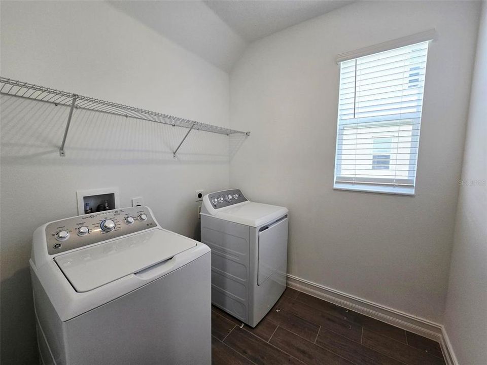 В аренду: $2,699 (3 спален, 2 ванн, 2184 Квадратных фут)