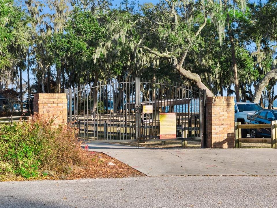 For Sale: $459,000 (3 beds, 2 baths, 1618 Square Feet)