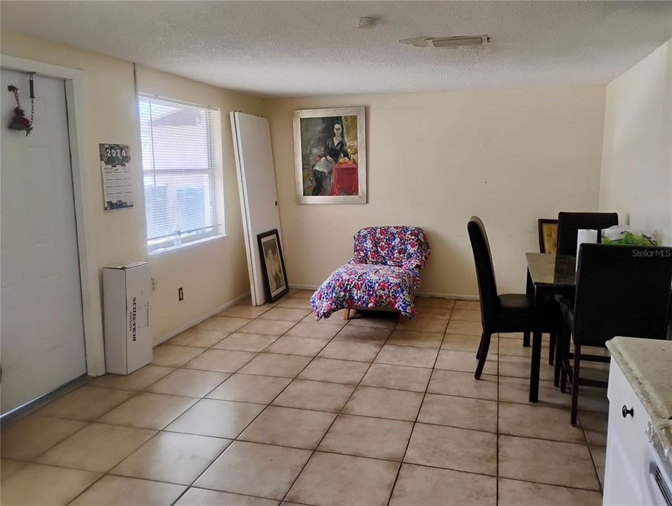 For Rent: $2,250 (3 beds, 3 baths, 1872 Square Feet)