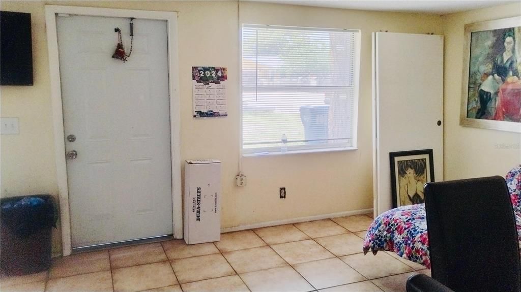 For Rent: $2,250 (3 beds, 3 baths, 1872 Square Feet)