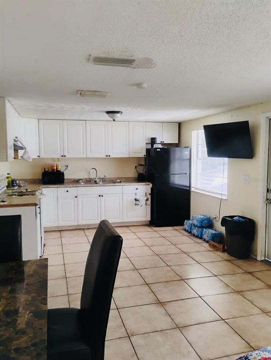 For Rent: $2,250 (3 beds, 3 baths, 1872 Square Feet)