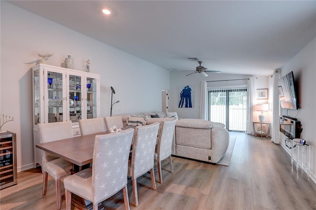 For Sale: $389,900 (3 beds, 2 baths, 1498 Square Feet)