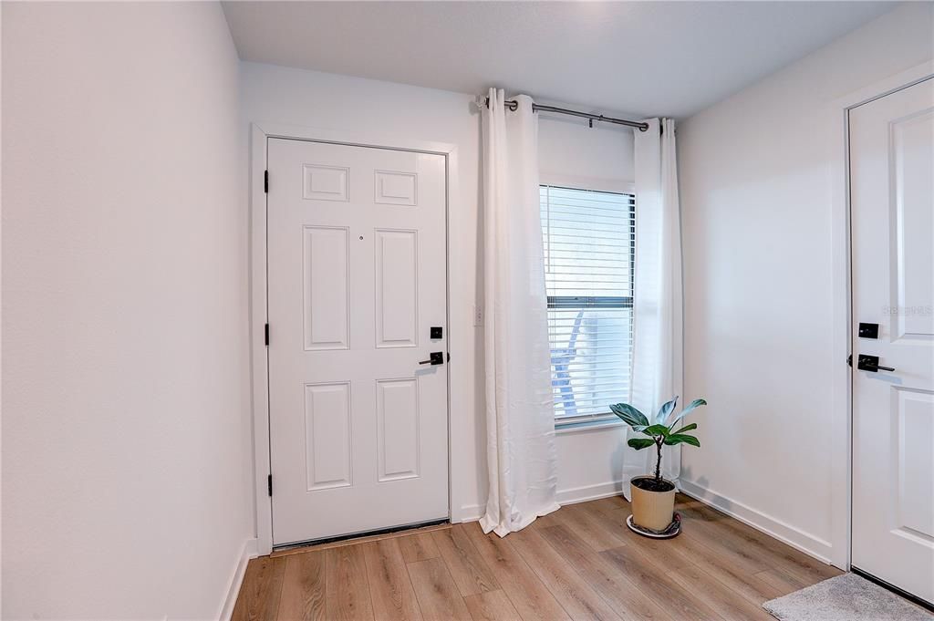 For Sale: $389,900 (3 beds, 2 baths, 1498 Square Feet)
