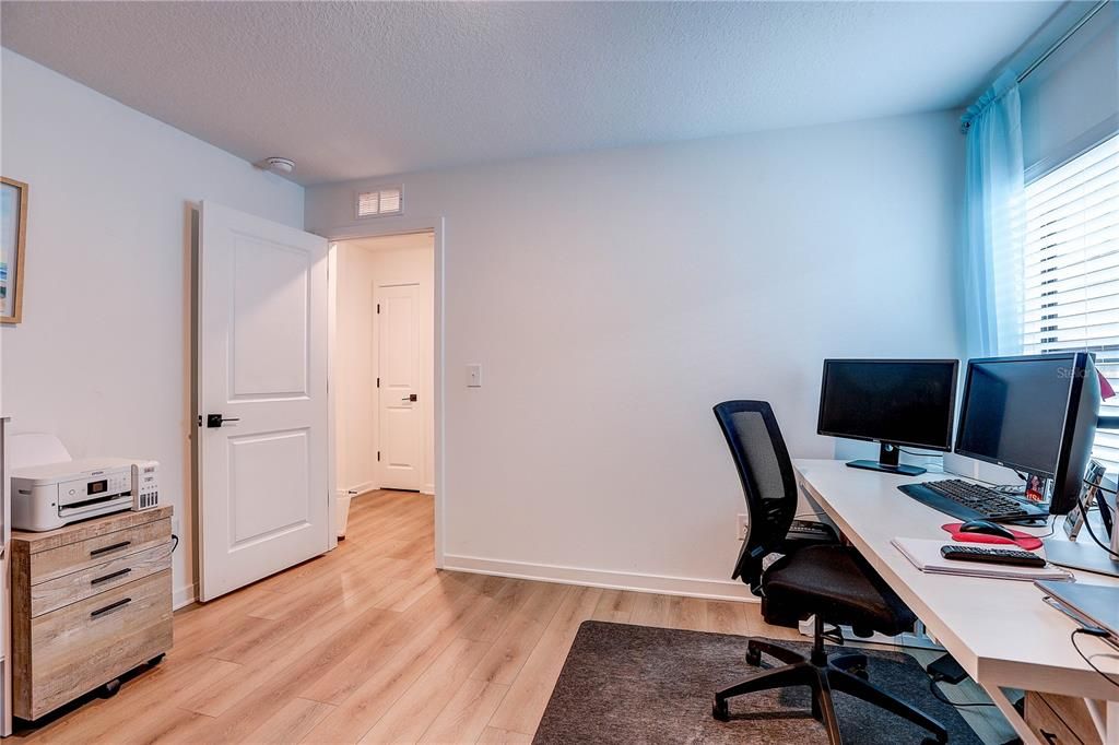 For Sale: $389,900 (3 beds, 2 baths, 1498 Square Feet)