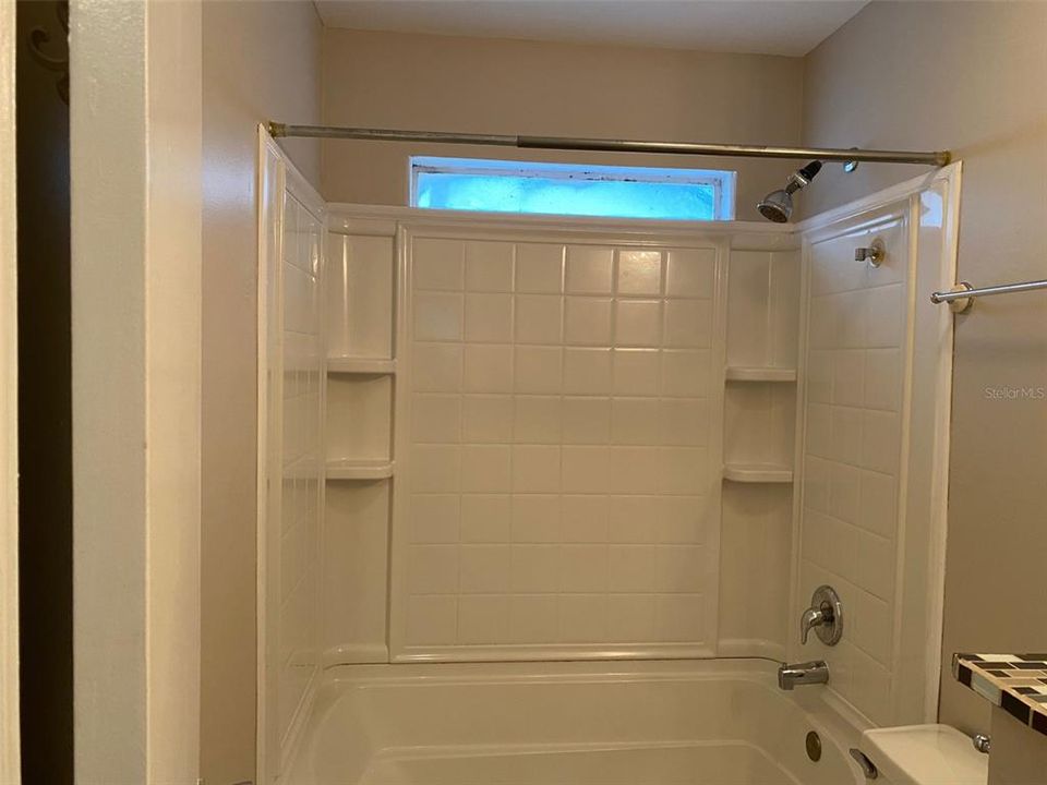 En Renta: $2,345 (3 camas, 2 baños, 1404 Pies cuadrados)