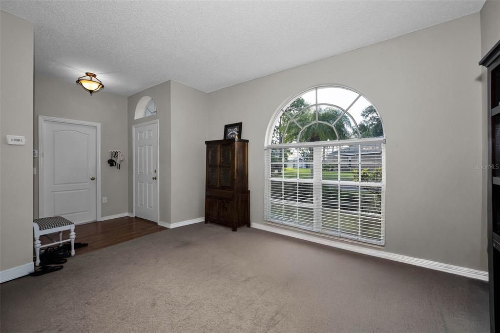 For Sale: $435,000 (4 beds, 2 baths, 1825 Square Feet)