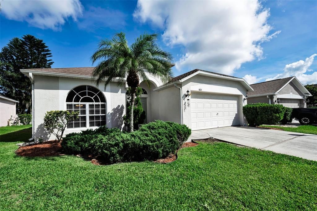 For Sale: $435,000 (4 beds, 2 baths, 1825 Square Feet)