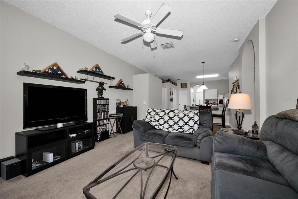 For Sale: $435,000 (4 beds, 2 baths, 1825 Square Feet)