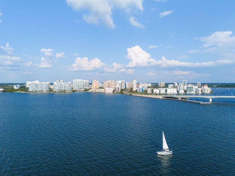 На продажу: $2,100,000 (3 спален, 2 ванн, 2315 Квадратных фут)