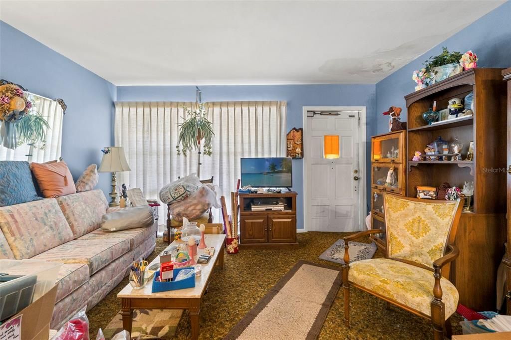 For Sale: $324,900 (4 beds, 2 baths, 1225 Square Feet)