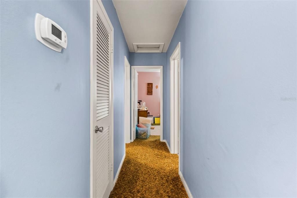 For Sale: $324,900 (4 beds, 2 baths, 1225 Square Feet)