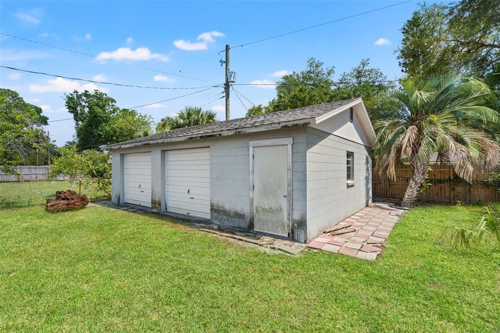 For Sale: $324,900 (4 beds, 2 baths, 1225 Square Feet)