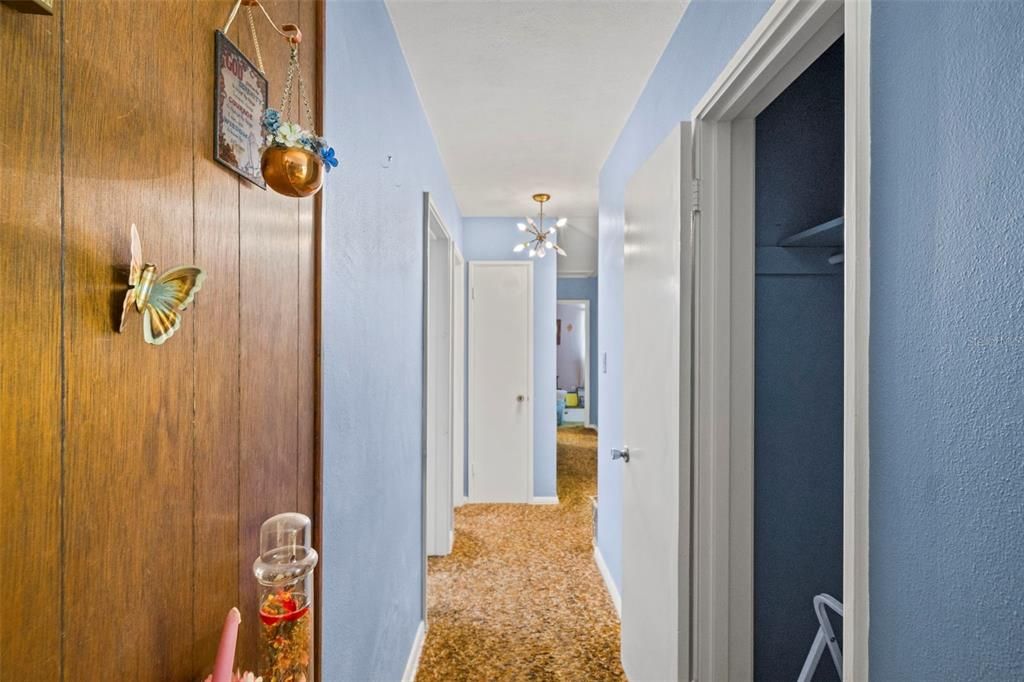 For Sale: $324,900 (4 beds, 2 baths, 1225 Square Feet)