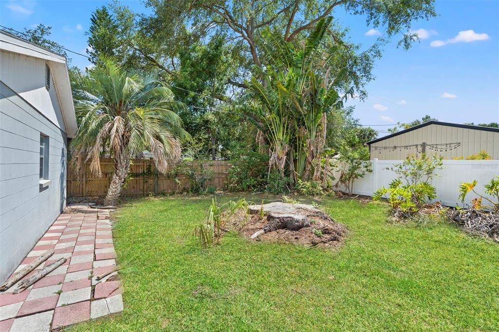 For Sale: $324,900 (4 beds, 2 baths, 1225 Square Feet)