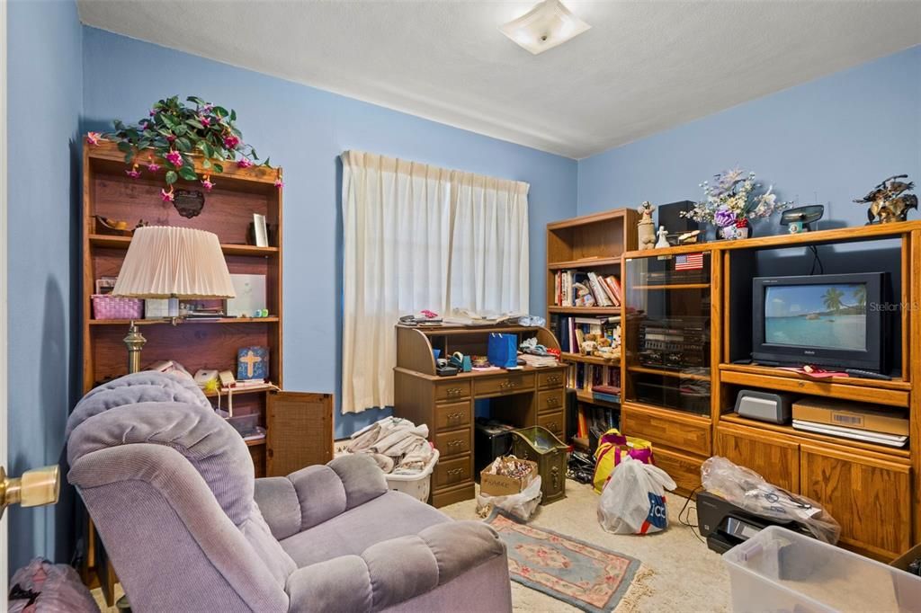 For Sale: $324,900 (4 beds, 2 baths, 1225 Square Feet)