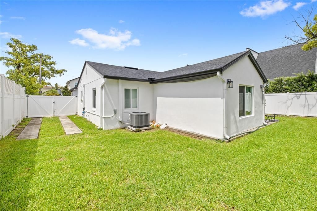 En Venta: $675,000 (3 camas, 2 baños, 1370 Pies cuadrados)