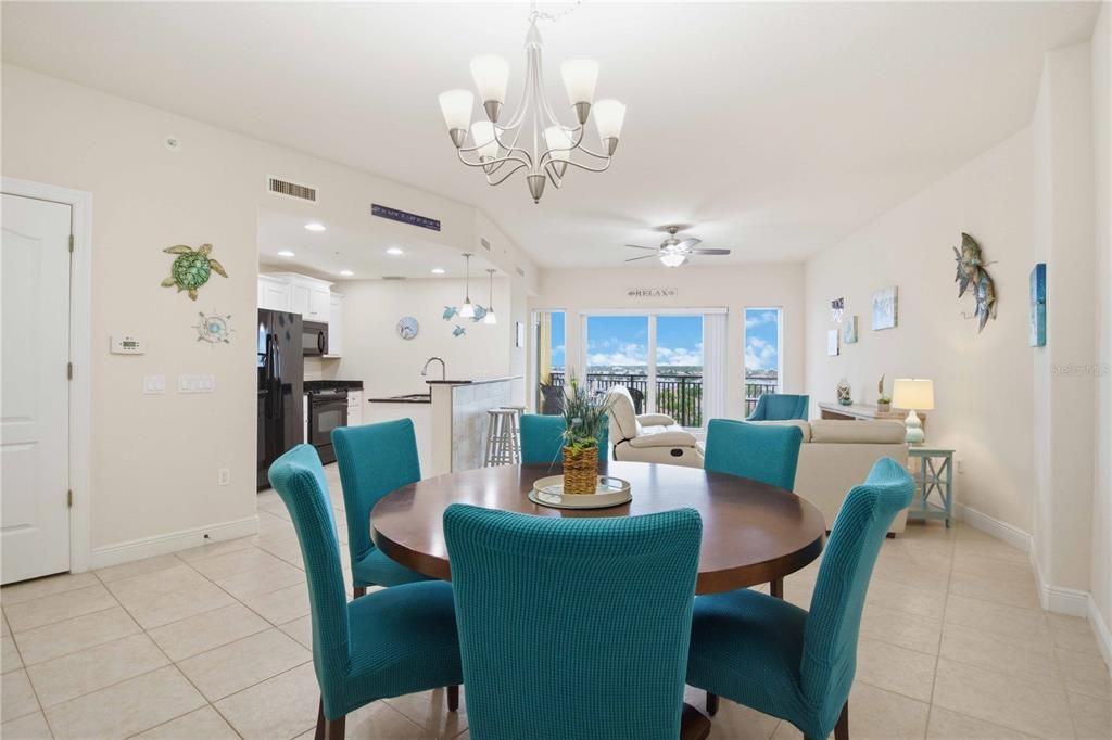 For Sale: $355,000 (2 beds, 2 baths, 1543 Square Feet)