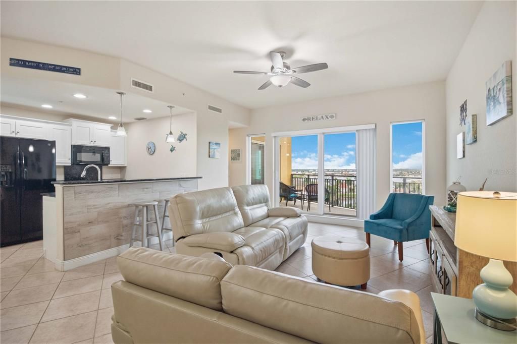 For Sale: $355,000 (2 beds, 2 baths, 1543 Square Feet)