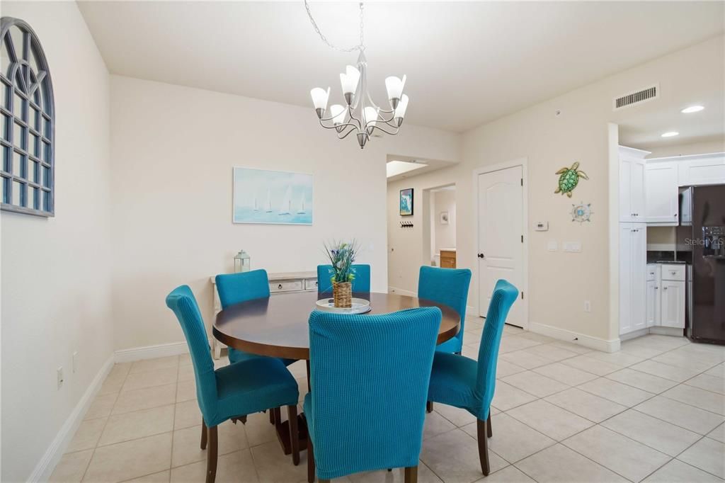 For Sale: $355,000 (2 beds, 2 baths, 1543 Square Feet)