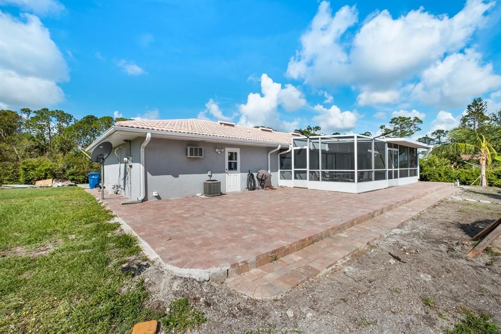 For Sale: $425,000 (3 beds, 2 baths, 1600 Square Feet)