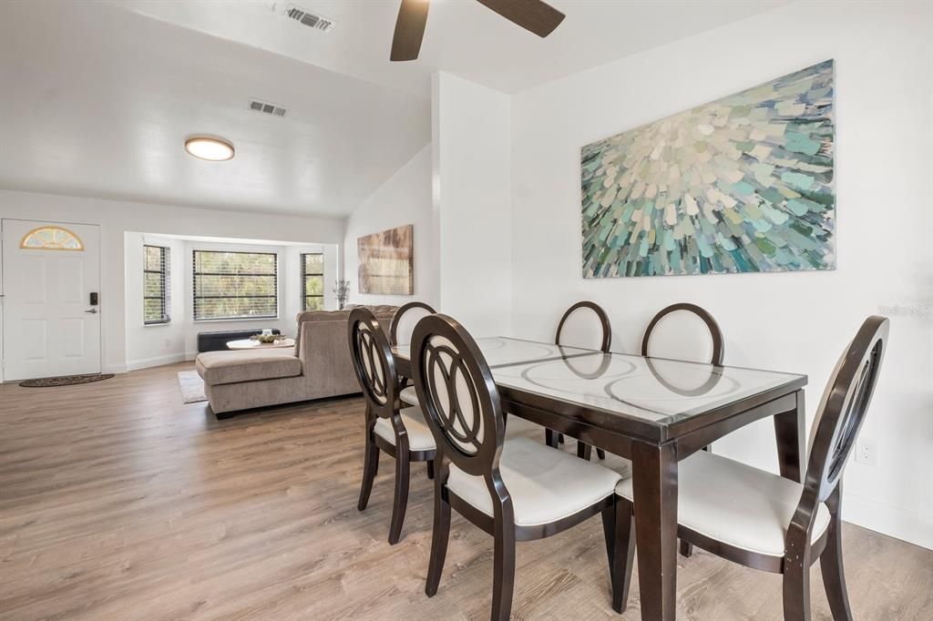 For Sale: $425,000 (3 beds, 2 baths, 1600 Square Feet)
