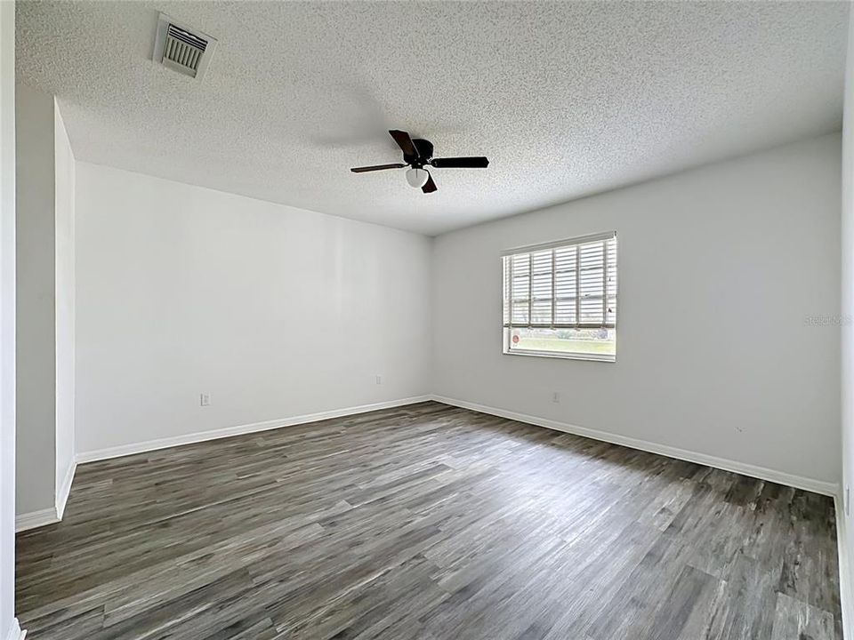 For Sale: $241,890 (2 beds, 2 baths, 1756 Square Feet)