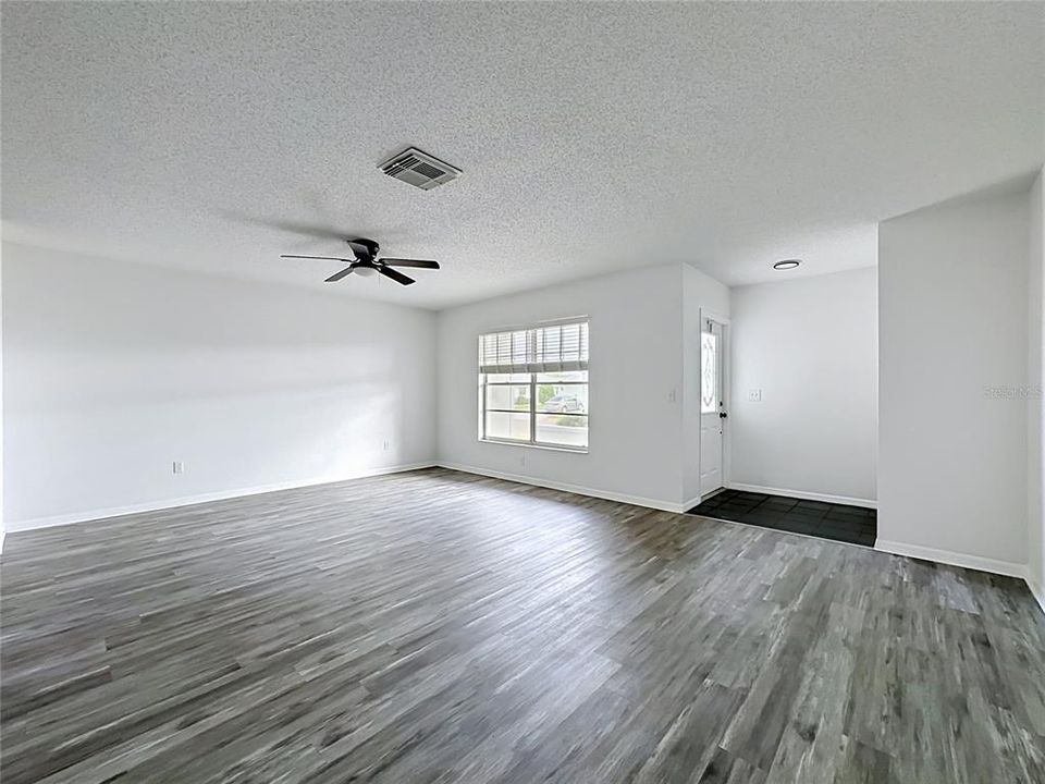 For Sale: $241,890 (2 beds, 2 baths, 1756 Square Feet)