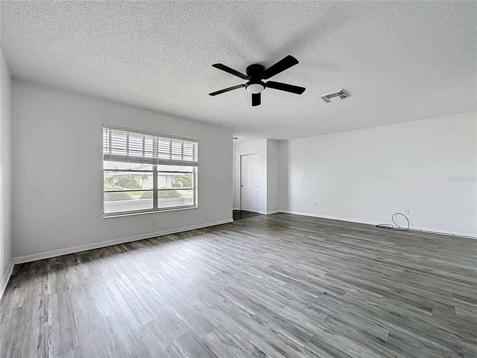 For Sale: $241,890 (2 beds, 2 baths, 1756 Square Feet)