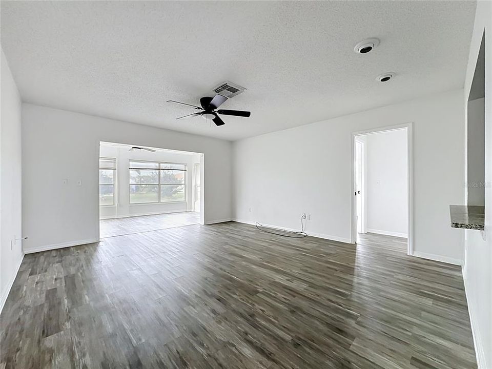 For Sale: $241,890 (2 beds, 2 baths, 1756 Square Feet)
