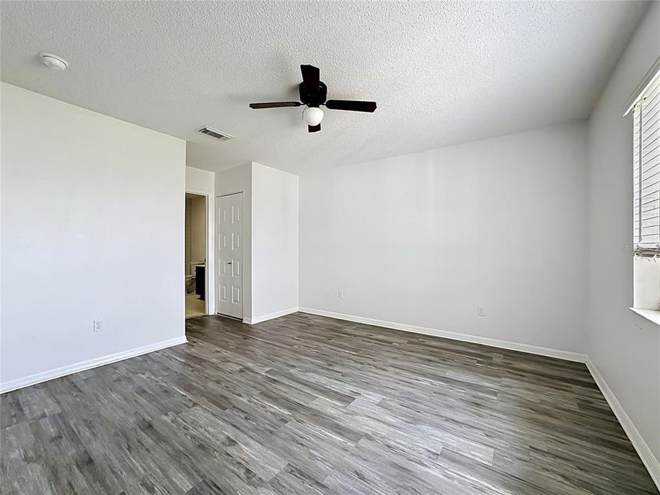 For Sale: $241,890 (2 beds, 2 baths, 1756 Square Feet)