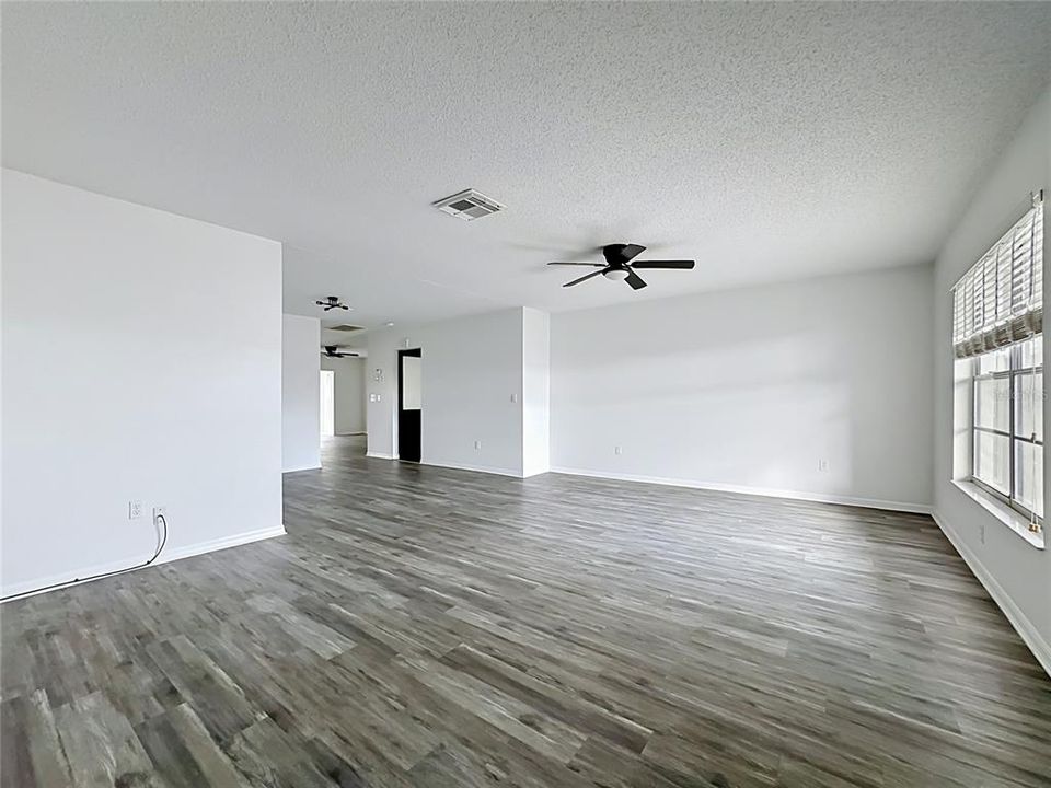 For Sale: $241,890 (2 beds, 2 baths, 1756 Square Feet)