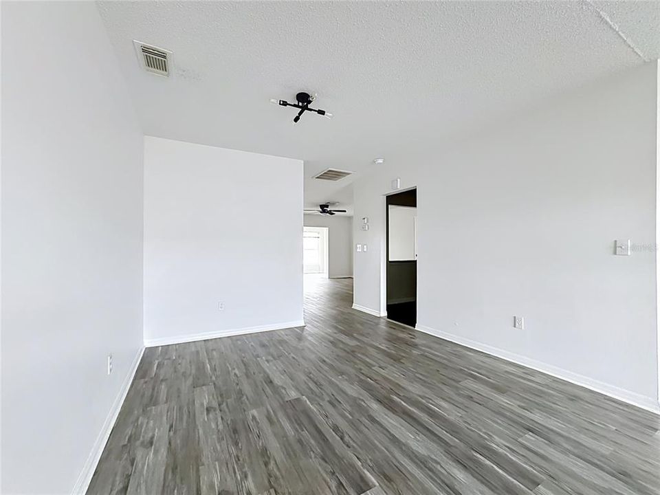 For Sale: $241,890 (2 beds, 2 baths, 1756 Square Feet)