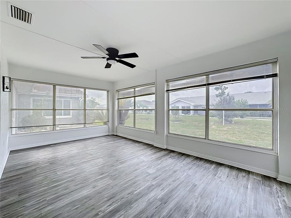 For Sale: $241,890 (2 beds, 2 baths, 1756 Square Feet)