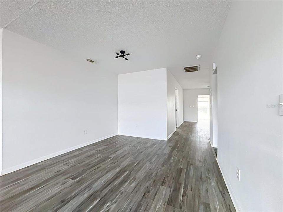 For Sale: $241,890 (2 beds, 2 baths, 1756 Square Feet)