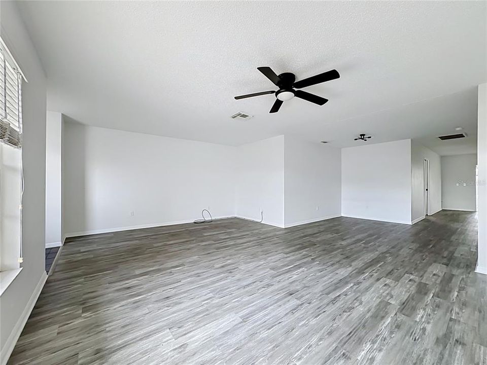 For Sale: $241,890 (2 beds, 2 baths, 1756 Square Feet)