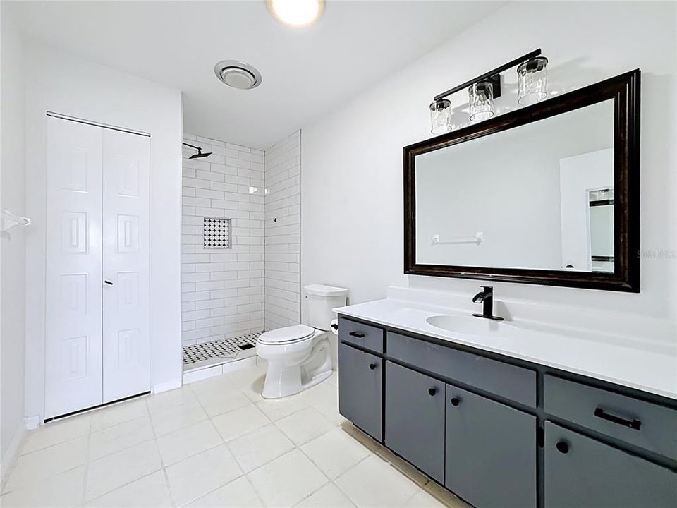 For Sale: $241,890 (2 beds, 2 baths, 1756 Square Feet)
